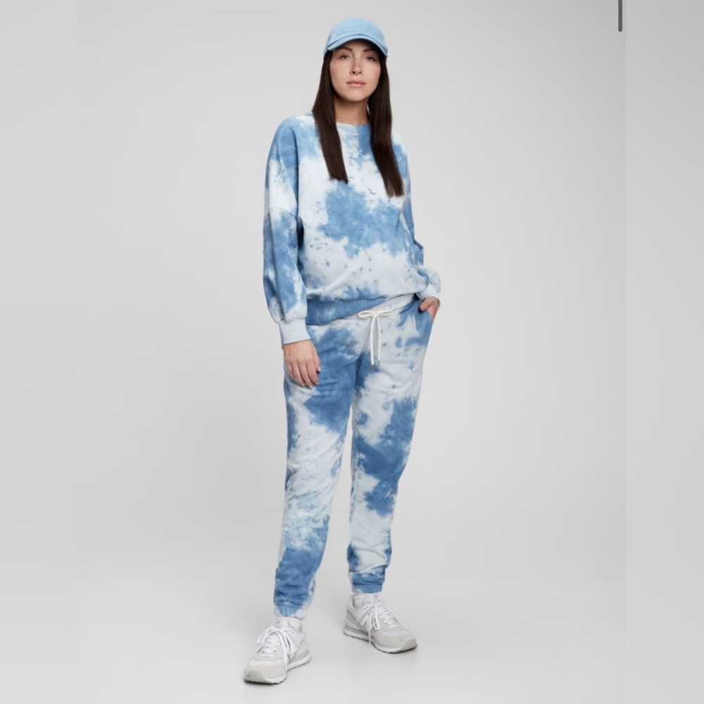 Maternity Crewneck Sweatshirt & Under Belly Joggers set